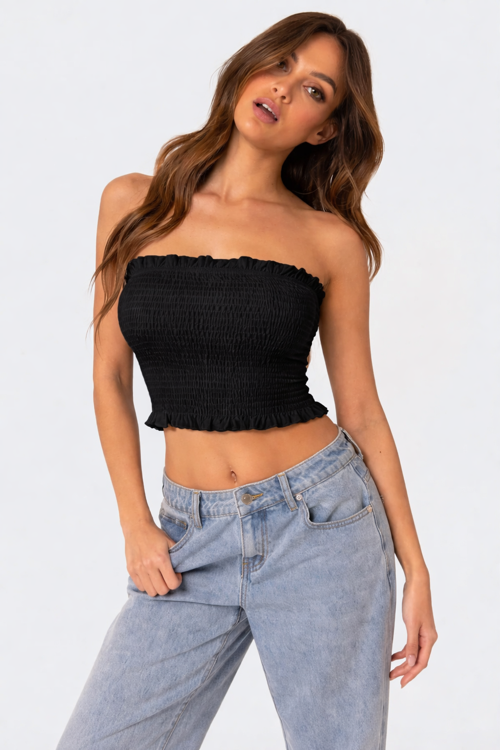 Crop Top sa Volanima i Šivenim Detaljima
