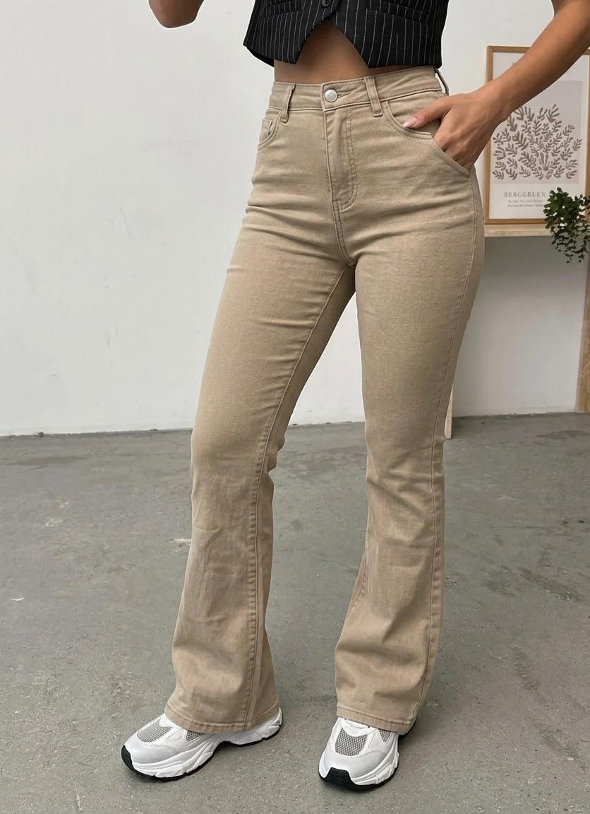 GILIPUR Stil Flare Farmerke za Žene, Visok Struk, Slim Fit, Elastične, Elegantan i Moderan Ležerna Streetwear, Retro za Zimu i Proljeće, Idealni Poklon za Novu Godinu, Dan Zaljubljenih, Prikazuje Uređen Ležeran Stil, Savršeno za Formalne Događaje, Casu
