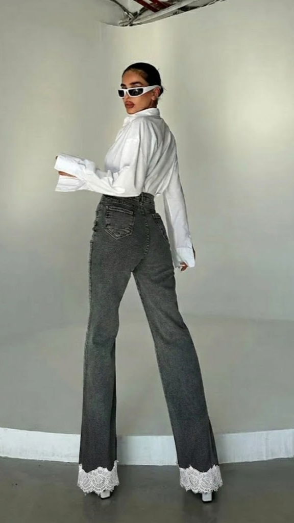DAZY Ženske Slim Fit Seksi Bell Bottom Ležerna Pantalone sa Čipkastim Umetkom, Vezeni Cvjetni Dezen Cjelovite Dužine Farmerke